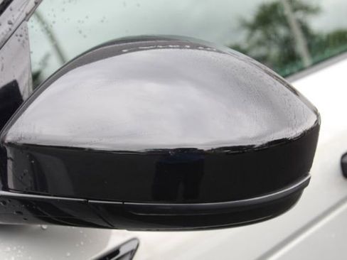 Used 2025 Land Rover Range Rover Evoque S image 12