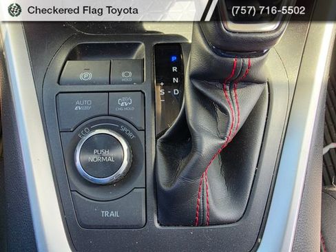 Used 2021 Toyota RAV4 SE w/ Weather & Moonroof Package image 20