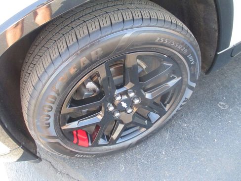 Used 2020 Chevrolet Traverse Premier w/ Redline Edition FWD image 14