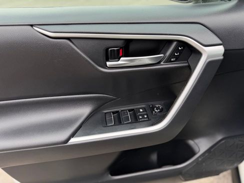 Used 2019 Toyota RAV4 XLE Premium w/ Cold Weather Package AWD/4WD image 17