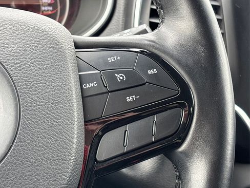 Used 2021 Jeep Cherokee Altitude image 25