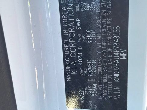 Certified 2023 Kia Soul LX FWD image 3