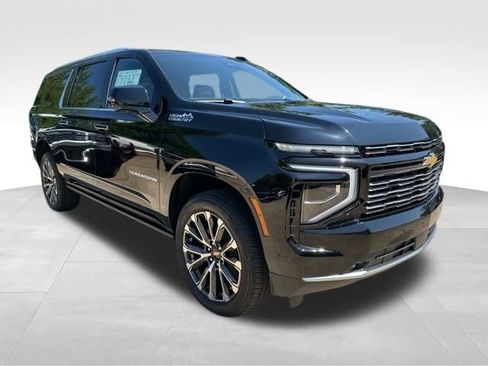 New 2025 Chevrolet Suburban High Country image 7