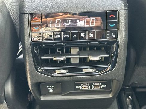 Used 2025 Jeep Grand Cherokee Summit AWD/4WD image 18