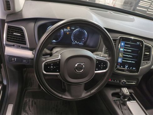 Used 2021 Volvo XC90 T5 Momentum w/ Climate Package image 17