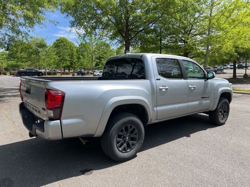 Used 2023 Toyota Tacoma SR5 w/ Technology Package AWD/4WD image 6