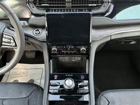 Used 2022 Jeep Grand Cherokee Overland image 16