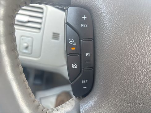 Used 2009 Buick Lucerne CXL FWD image 14