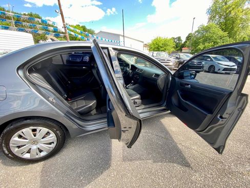 Used 2014 Volkswagen Jetta SE FWD image 12