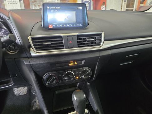 Used 2017 MAZDA MAZDA3 Sport image 25