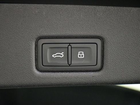 Used 2025 Audi Q5 Premium w/ Convenience Package AWD/4WD image 55