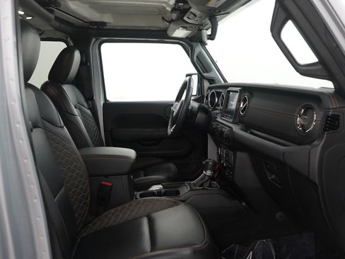 Used 2022 Jeep Wrangler Unlimited Sahara image 11