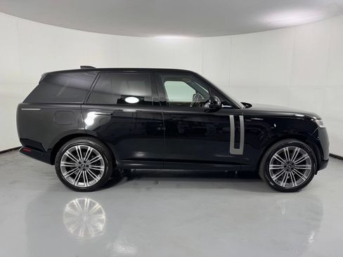Used 2024 Land Rover Range Rover SE AWD/4WD image 5