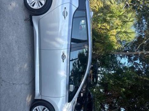 Used 2025 Nissan Leaf S FWD image 7