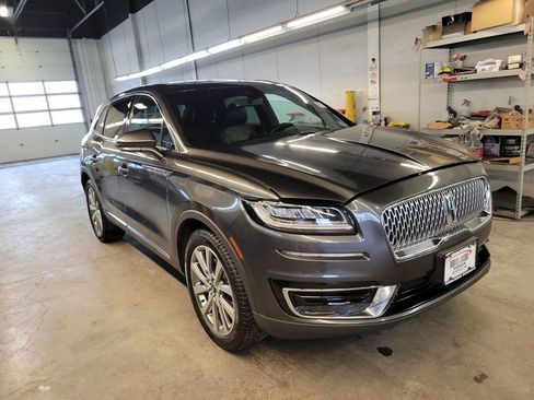 Used 2019 Lincoln Nautilus Select image 2