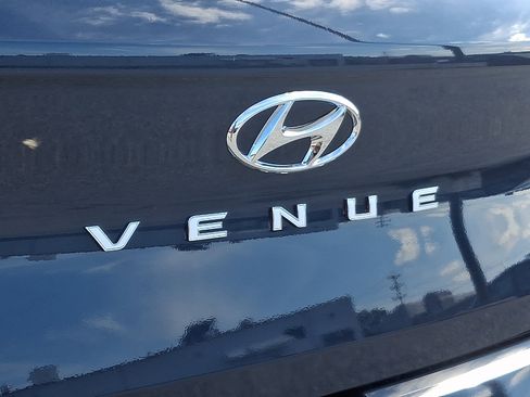 New 2026 Hyundai Venue FWD image 23