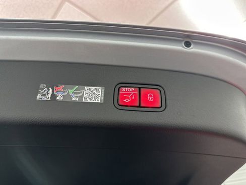 New 2026 Mercedes-Benz GLC 300 image 25