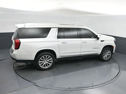 Used 2023 GMC Yukon XL Denali AWD/4WD image 33