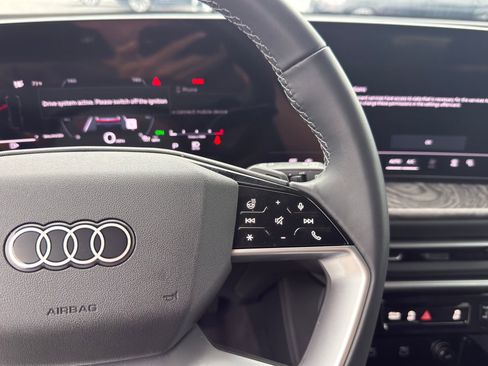 Used 2025 Audi Q5 Premium w/ Convenience Package AWD/4WD image 19