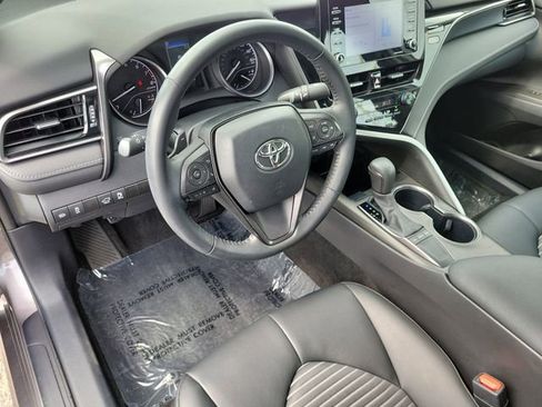 Used 2023 Toyota Camry SE FWD image 15
