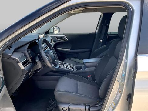 Used 2023 Mitsubishi Outlander ES FWD image 15