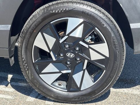 Used 2025 Hyundai Kona SEL AWD/4WD image 31