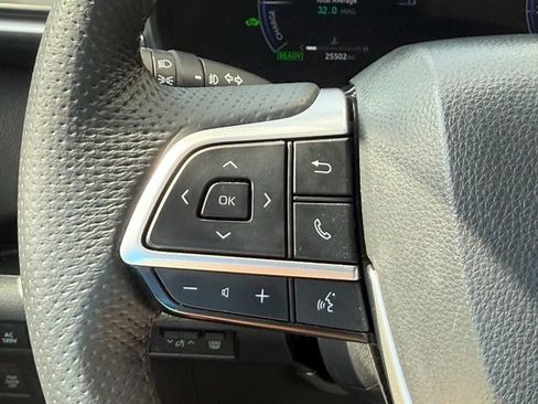 Used 2025 Toyota Sienna Limited AWD/4WD image 22
