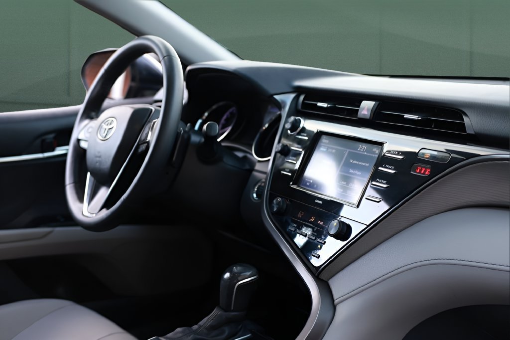 Used 2020 Toyota Camry SE w/ Convenience Package FWD image 24