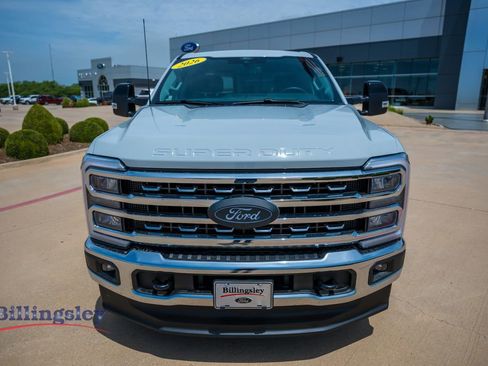 Used 2026 Ford F250 Lariat w/ FX4 Off-Road Package AWD/4WD image 2
