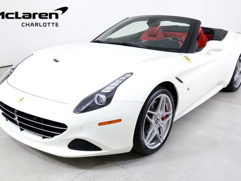 Used 2017 Ferrari California T image 1