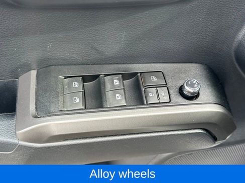 Used 2017 Toyota Tacoma TRD Off-Road image 15