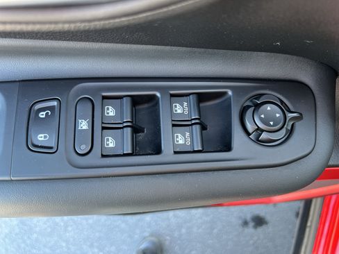 Used 2022 Jeep Renegade Trailhawk w/ Trailer Tow Group AWD/4WD image 15