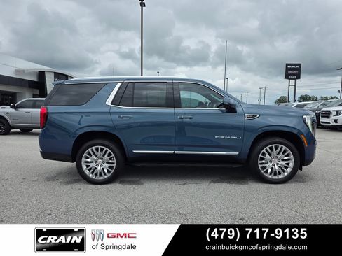 Used 2025 GMC Yukon Denali AWD/4WD image 9