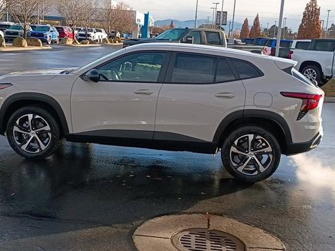 New 2026 Chevrolet Trax RS w/ Driver Confidence Package image 5