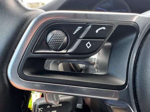 Used 2018 Porsche Macan AWD/4WD image 15