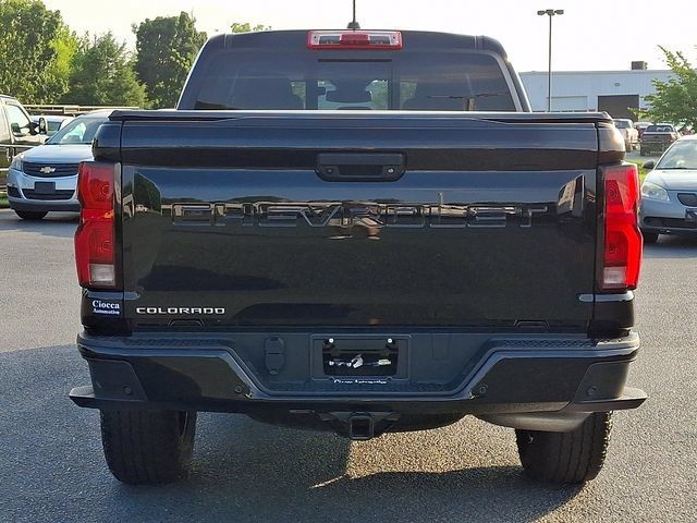Used 2024 Chevrolet Colorado Z71 w/ Z71 Convenience Package 2 AWD/4WD image 8