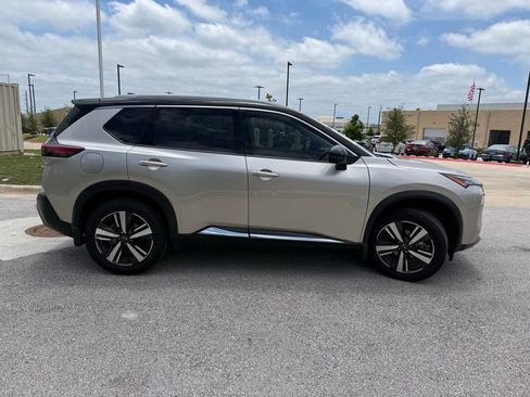 Used 2022 Nissan Rogue SL FWD image 4