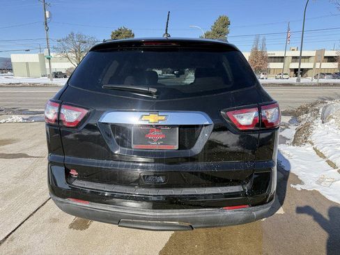Used 2017 Chevrolet Traverse LT image 6
