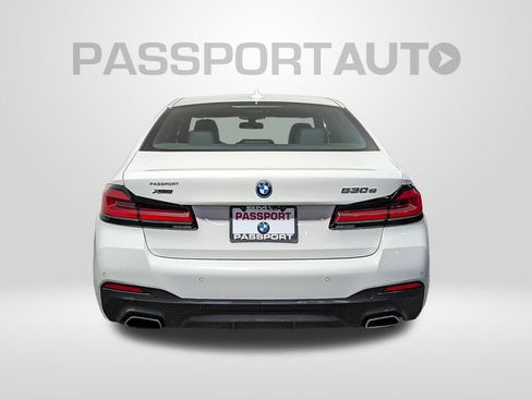Certified 2023 BMW 530e xDrive w/ Premium Package image 5