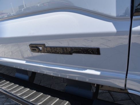 Used 2025 Ford F450 Lariat w/ FX4 Off-Road Package image 8