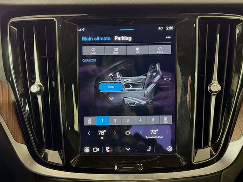 Used 2024 Volvo S60 B5 Plus image 19