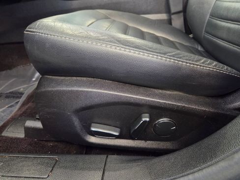 Used 2017 Ford Fusion SE w/ Fusion SE Technology Package image 15