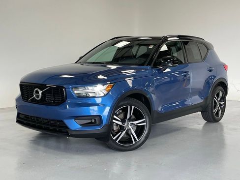 Used 2021 Volvo XC40 T5 R-Design w/ Advanced Package image 1