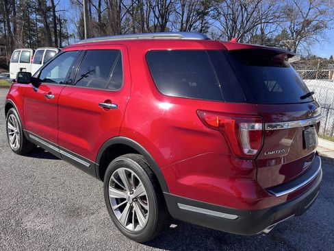 Used 2018 Ford Explorer Limited image 9