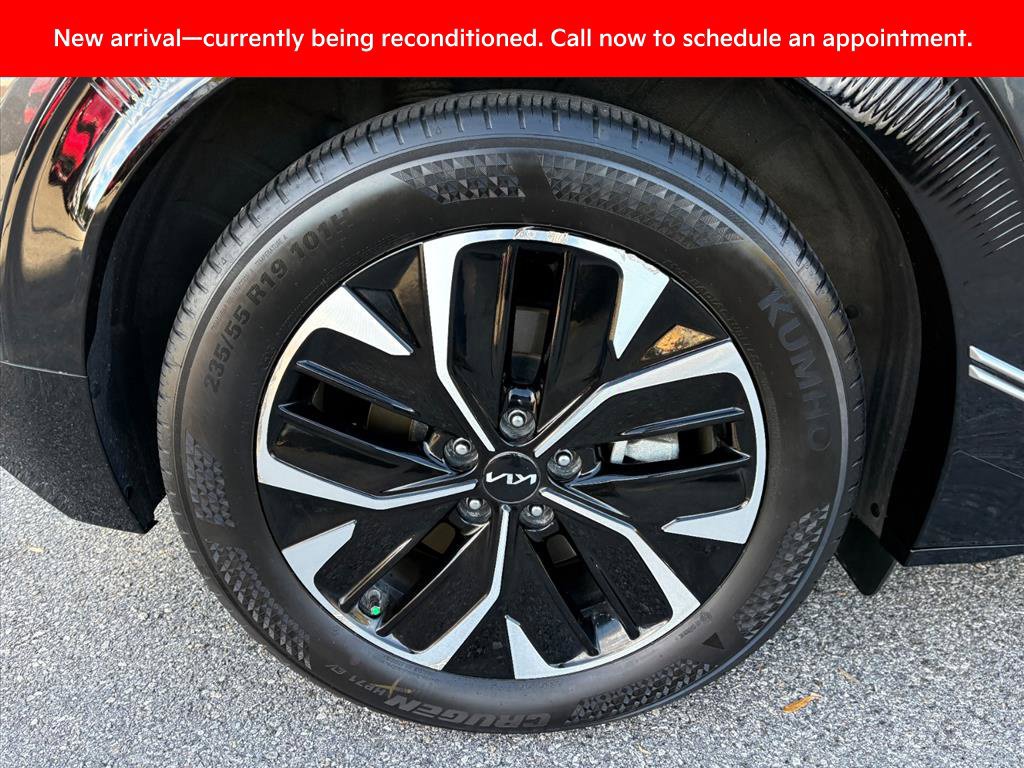 Certified 2022 Kia EV6 Wind RWD image 30