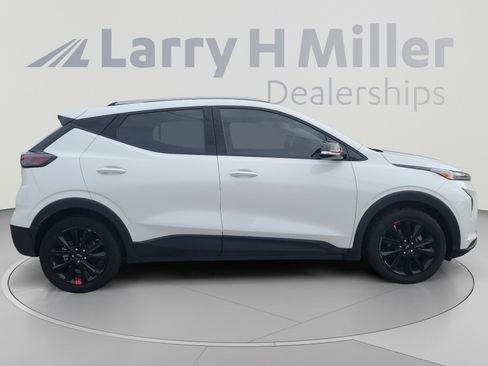 Used 2023 Chevrolet Bolt EUV LT w/ Convenience Package FWD image 6