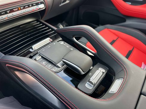 Used 2025 Mercedes-Benz GLE 53 AMG 4MATIC image 29