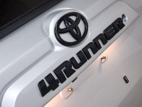 Used 2021 Toyota 4Runner SR5 image 26
