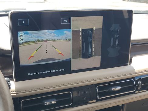 Certified 2022 Lincoln Nautilus Reserve w/ Equipment Group 202A AWD/4WD image 17