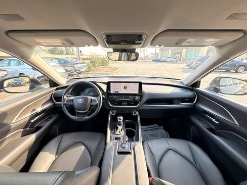 Used 2025 Toyota Grand Highlander AWD image 30
